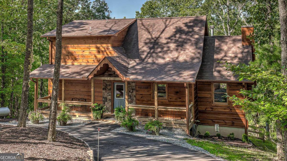 44 Windy Valley Spur Blue Ridge GA 30513