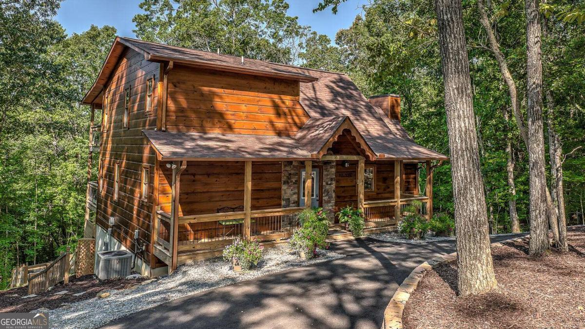 44 Windy Valley Spur Blue Ridge GA 30513