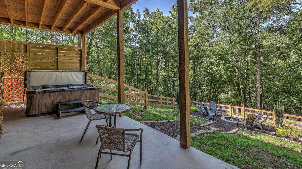 44 Windy Valley Spur Blue Ridge GA 30513