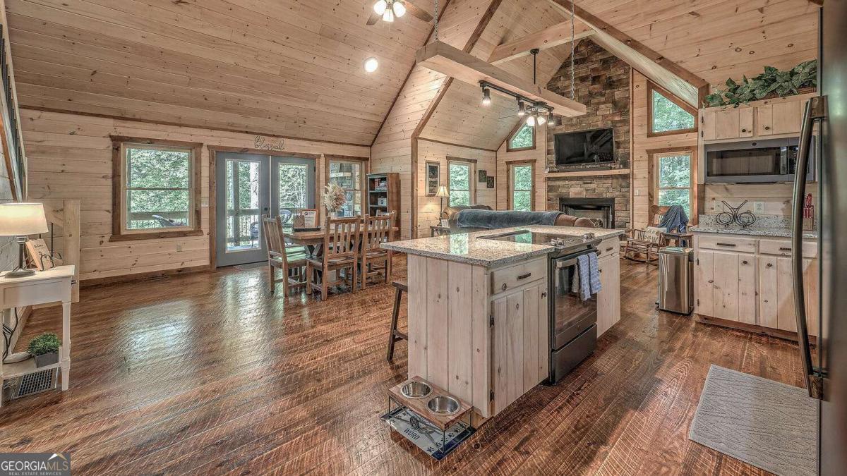 44 Windy Valley Spur Blue Ridge GA 30513