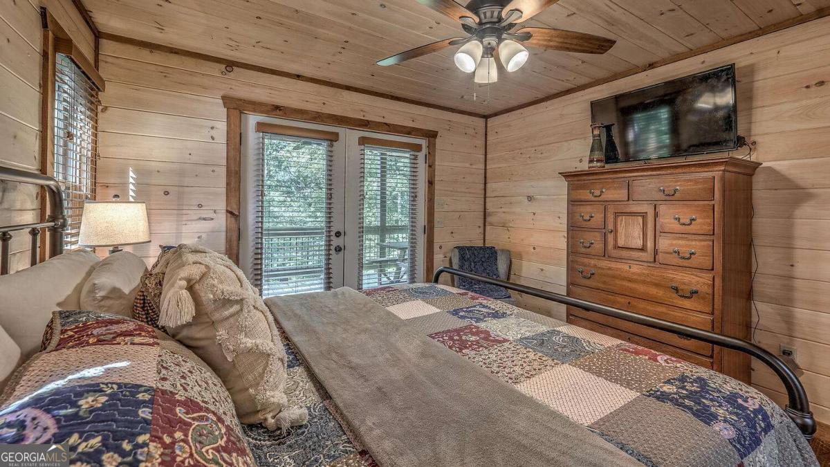 44 Windy Valley Spur Blue Ridge GA 30513