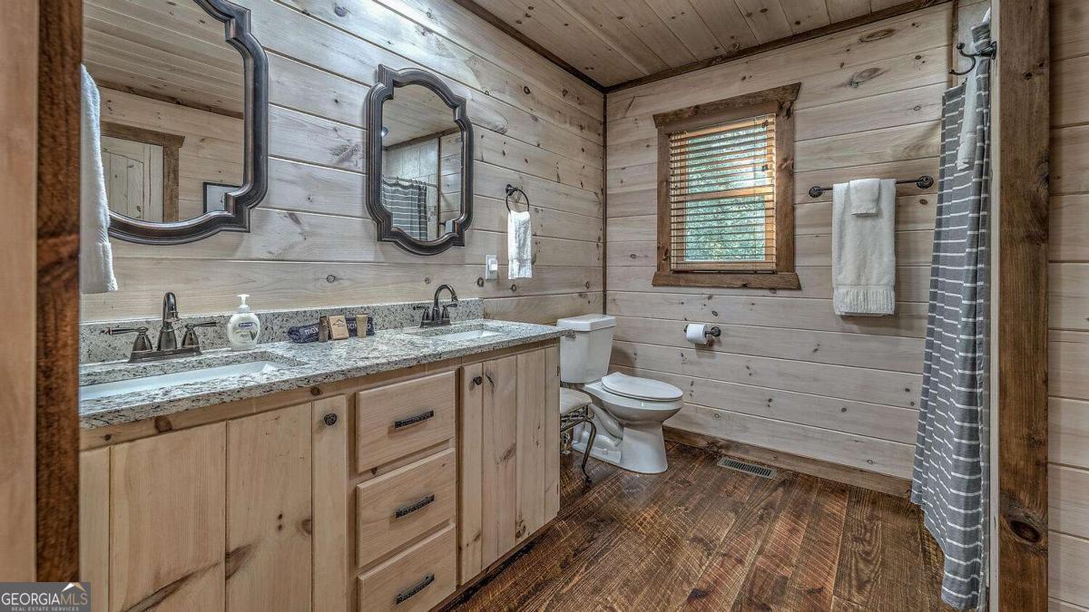44 Windy Valley Spur Blue Ridge GA 30513