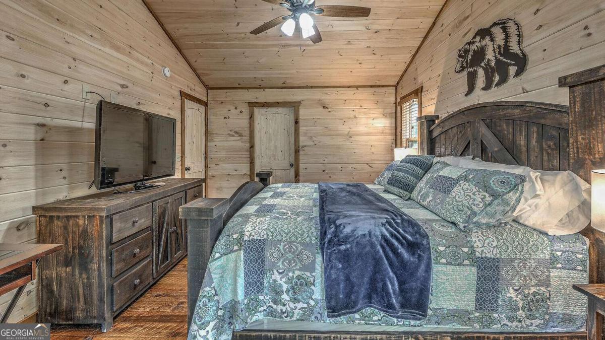 44 Windy Valley Spur Blue Ridge GA 30513