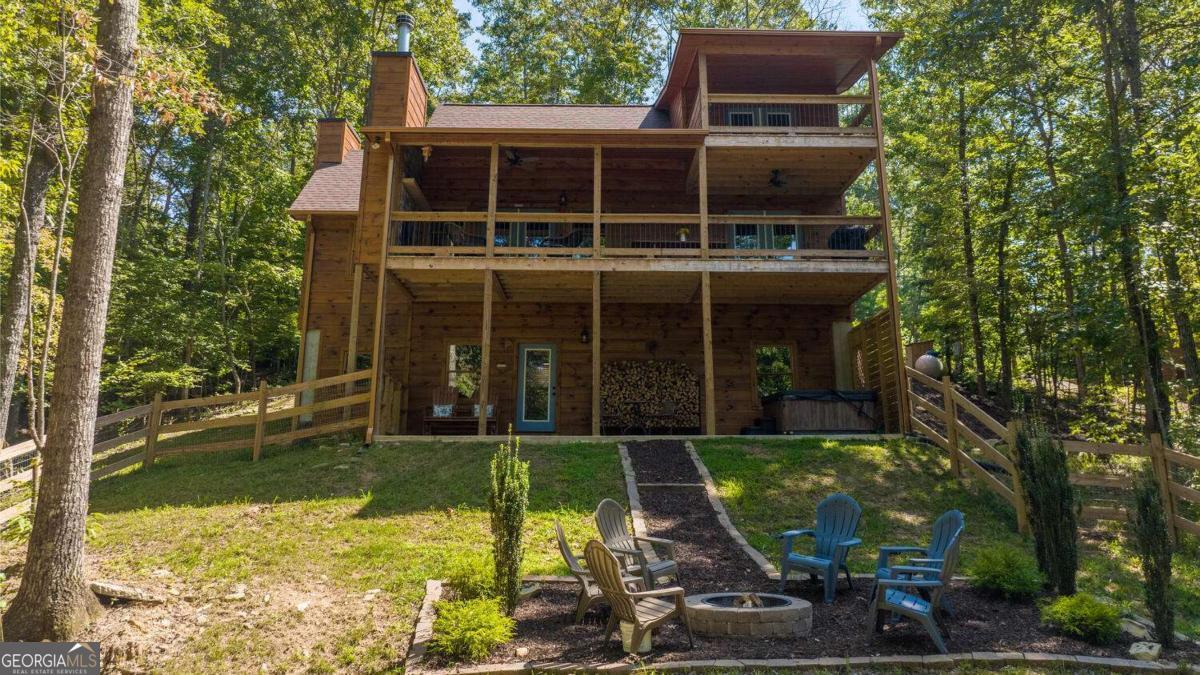 44 Windy Valley Spur Blue Ridge GA 30513