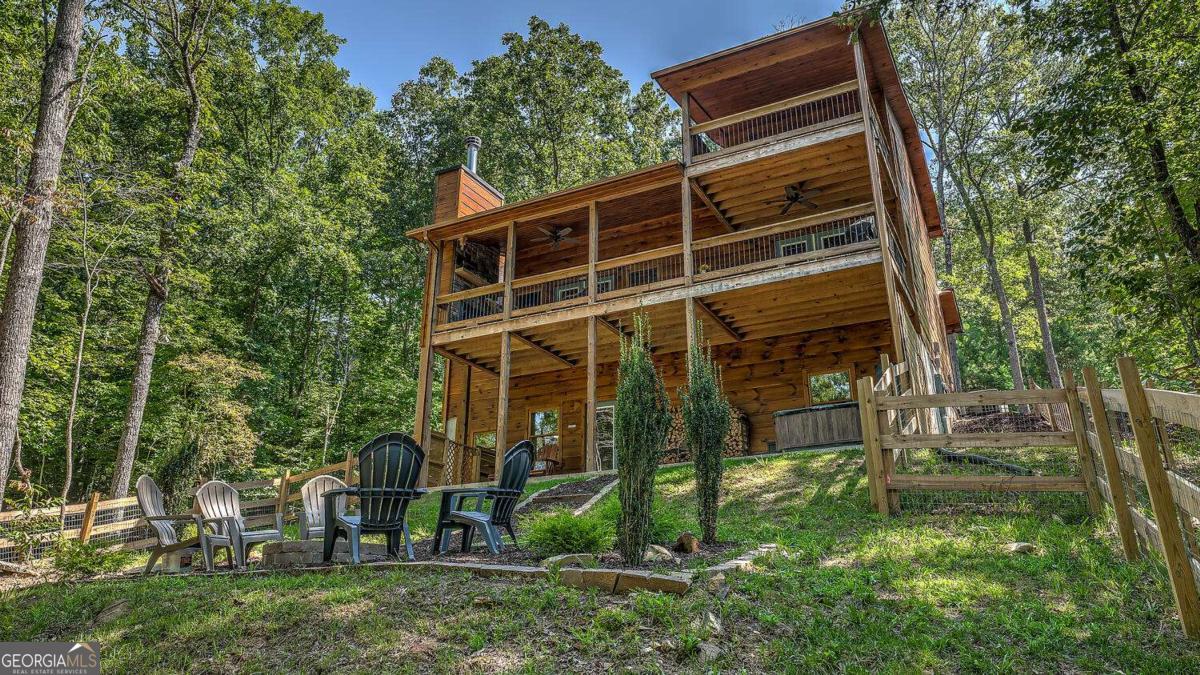 44 Windy Valley Spur Blue Ridge GA 30513