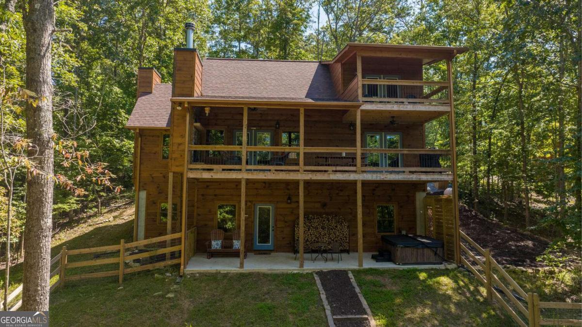 44 Windy Valley Spur Blue Ridge GA 30513