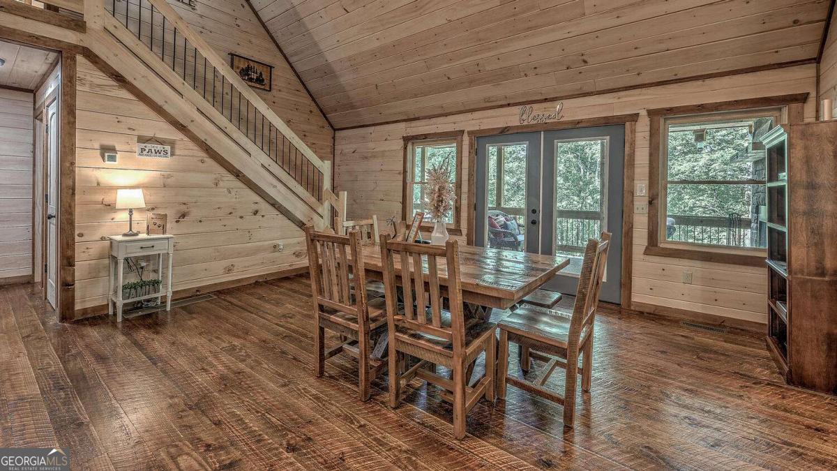 44 Windy Valley Spur Blue Ridge GA 30513