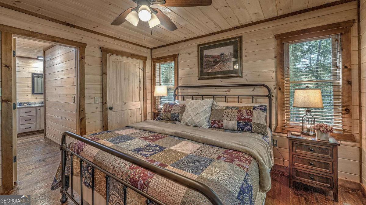 44 Windy Valley Spur Blue Ridge GA 30513