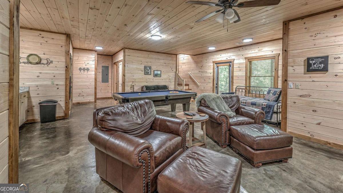 44 Windy Valley Spur Blue Ridge GA 30513
