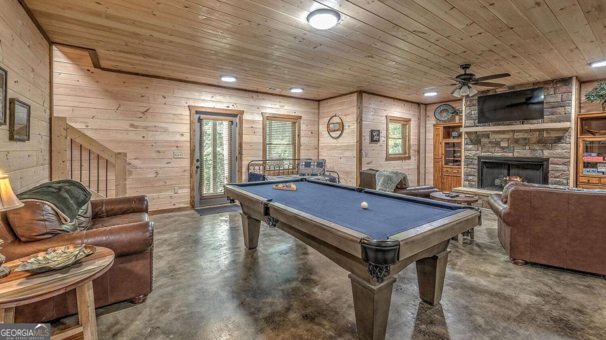 44 Windy Valley Spur Blue Ridge GA 30513