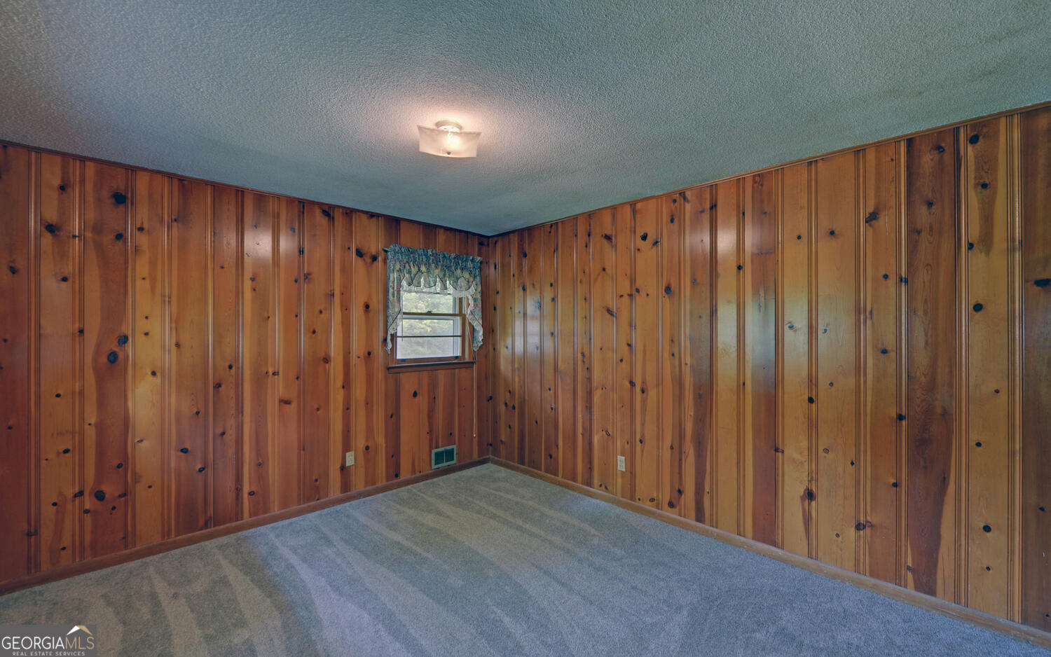 586 Collins Road Toccoa GA 30577
