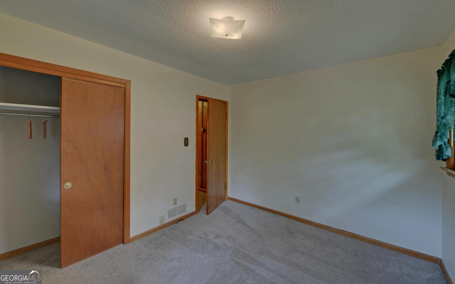 586 Collins Road Toccoa GA 30577