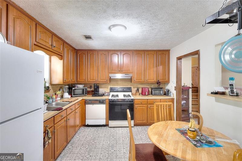 4596 Mossy Lane Lilburn GA 30047