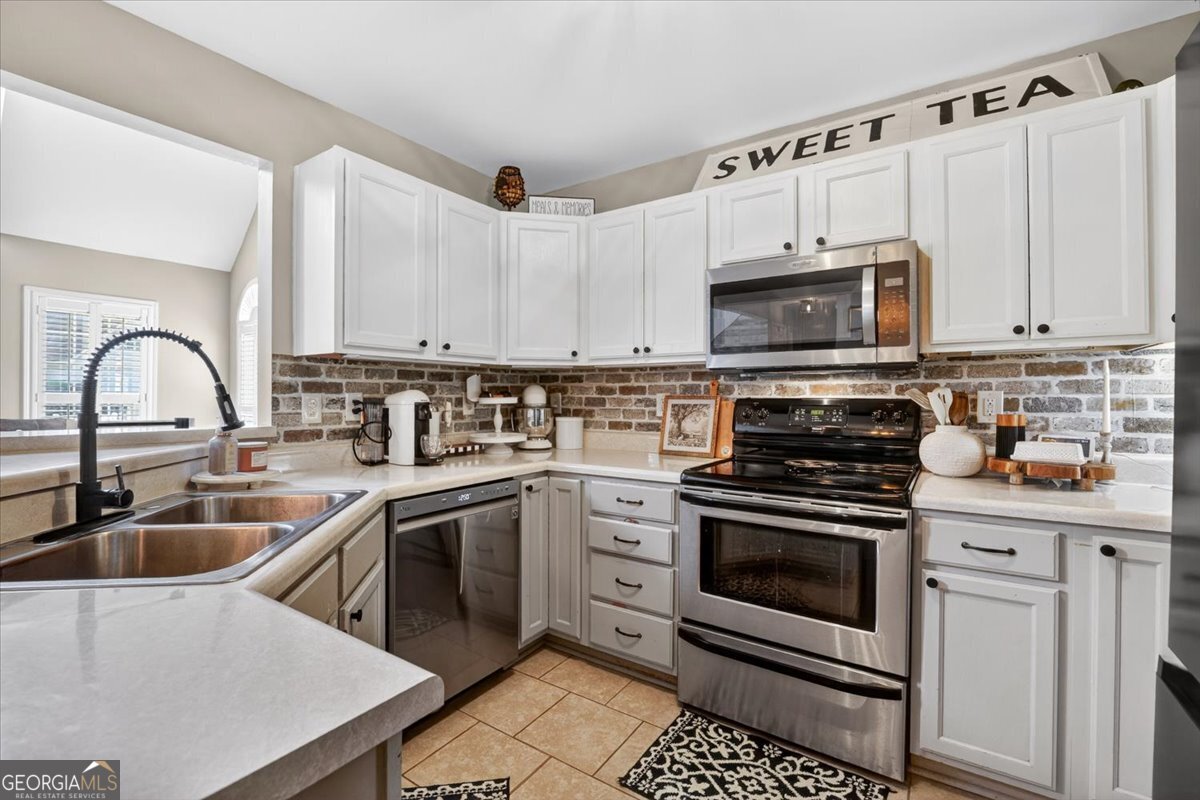 166 Howard Court Gray GA 31032