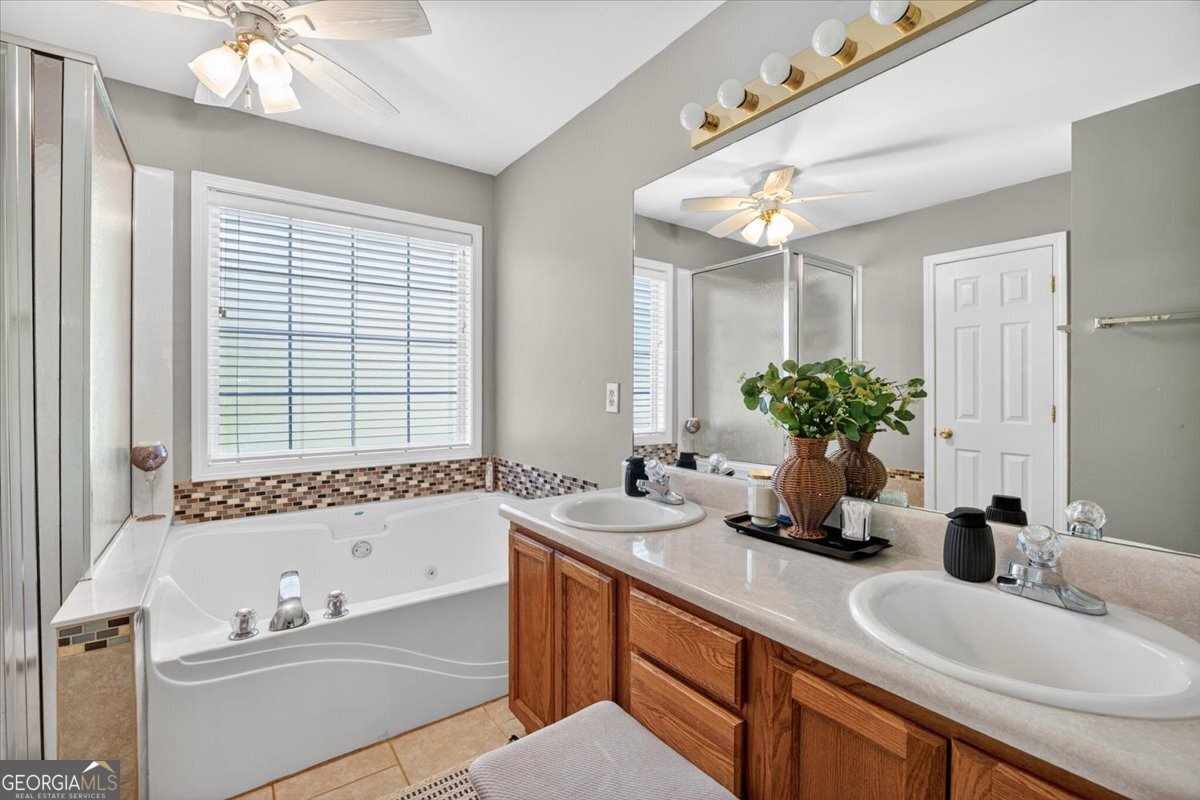 166 Howard Court Gray GA 31032