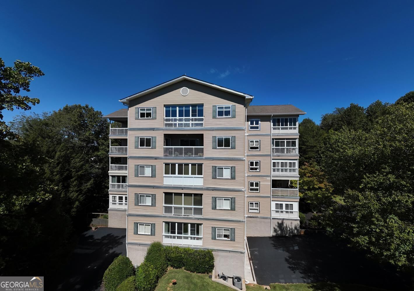 121 River Street Hiawassee GA 30546