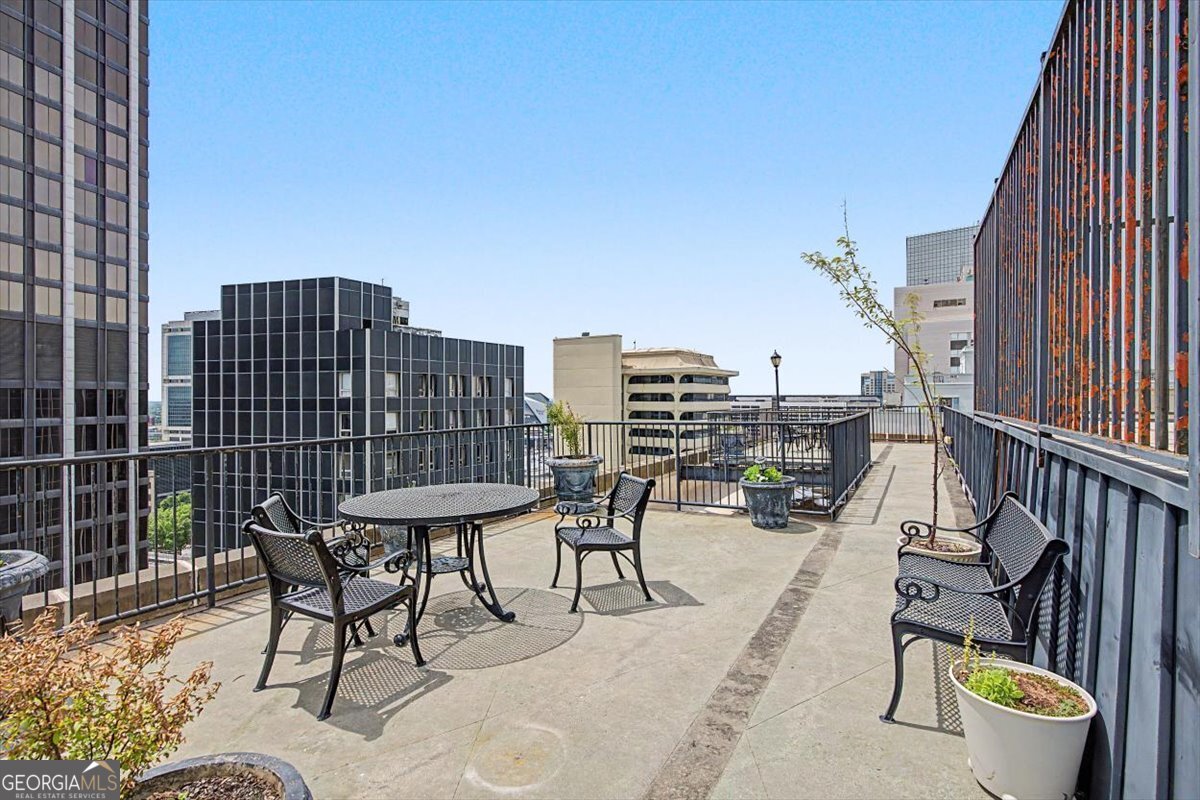 32 Peachtree Street NW Atlanta GA 30303