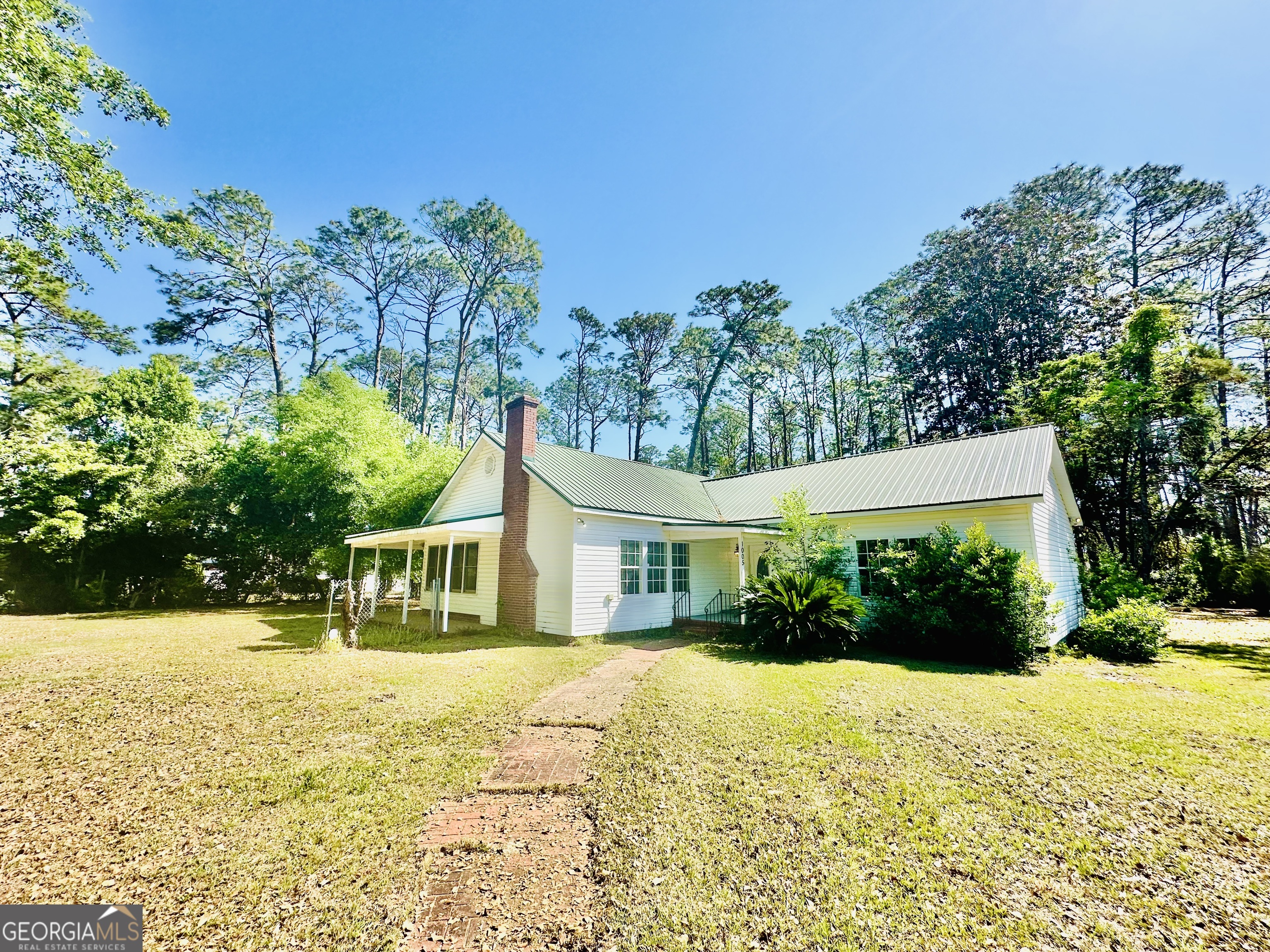 1005 Seminole Trail Waycross GA 31501