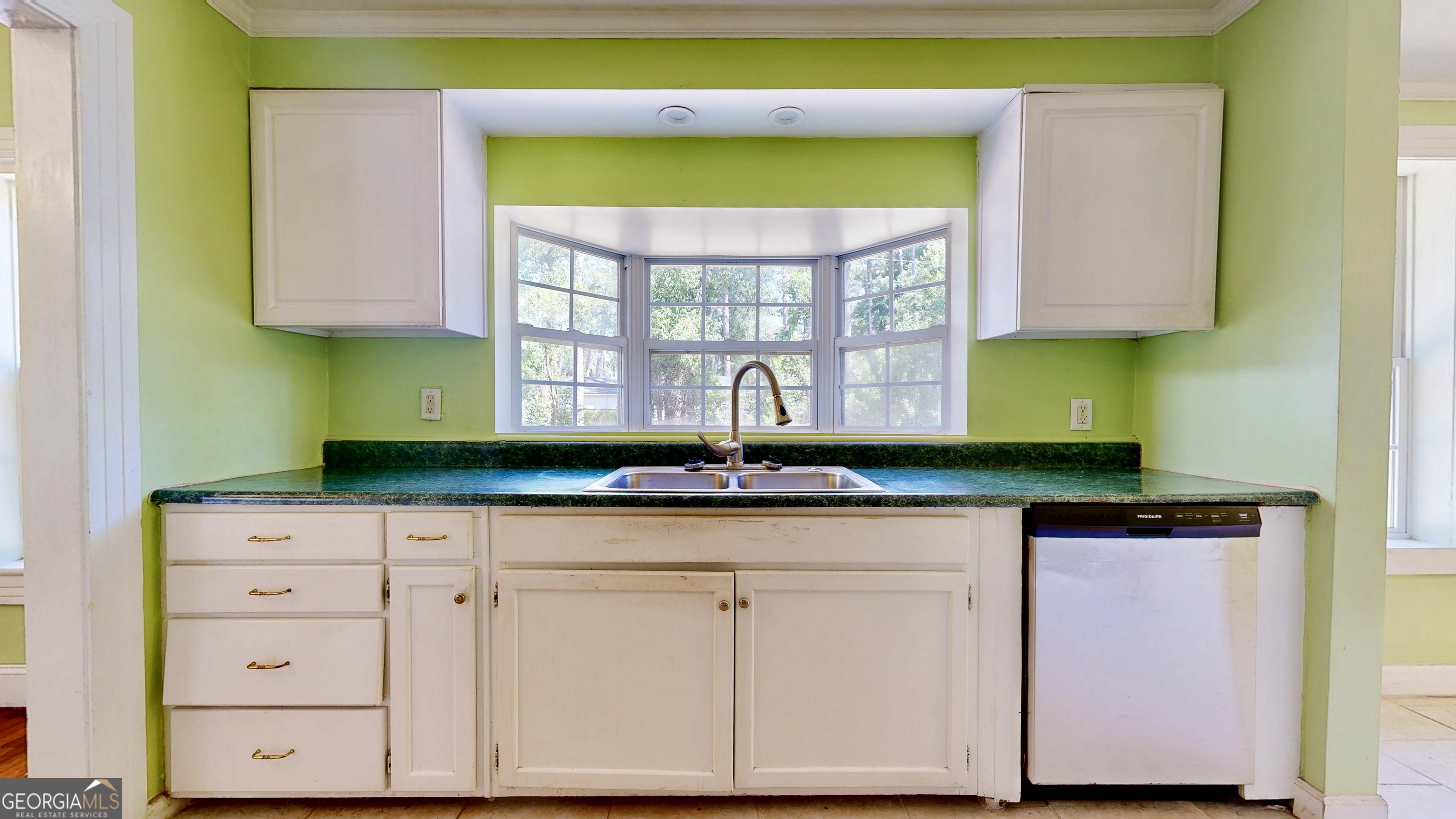 1005 Seminole Trail Waycross GA 31501