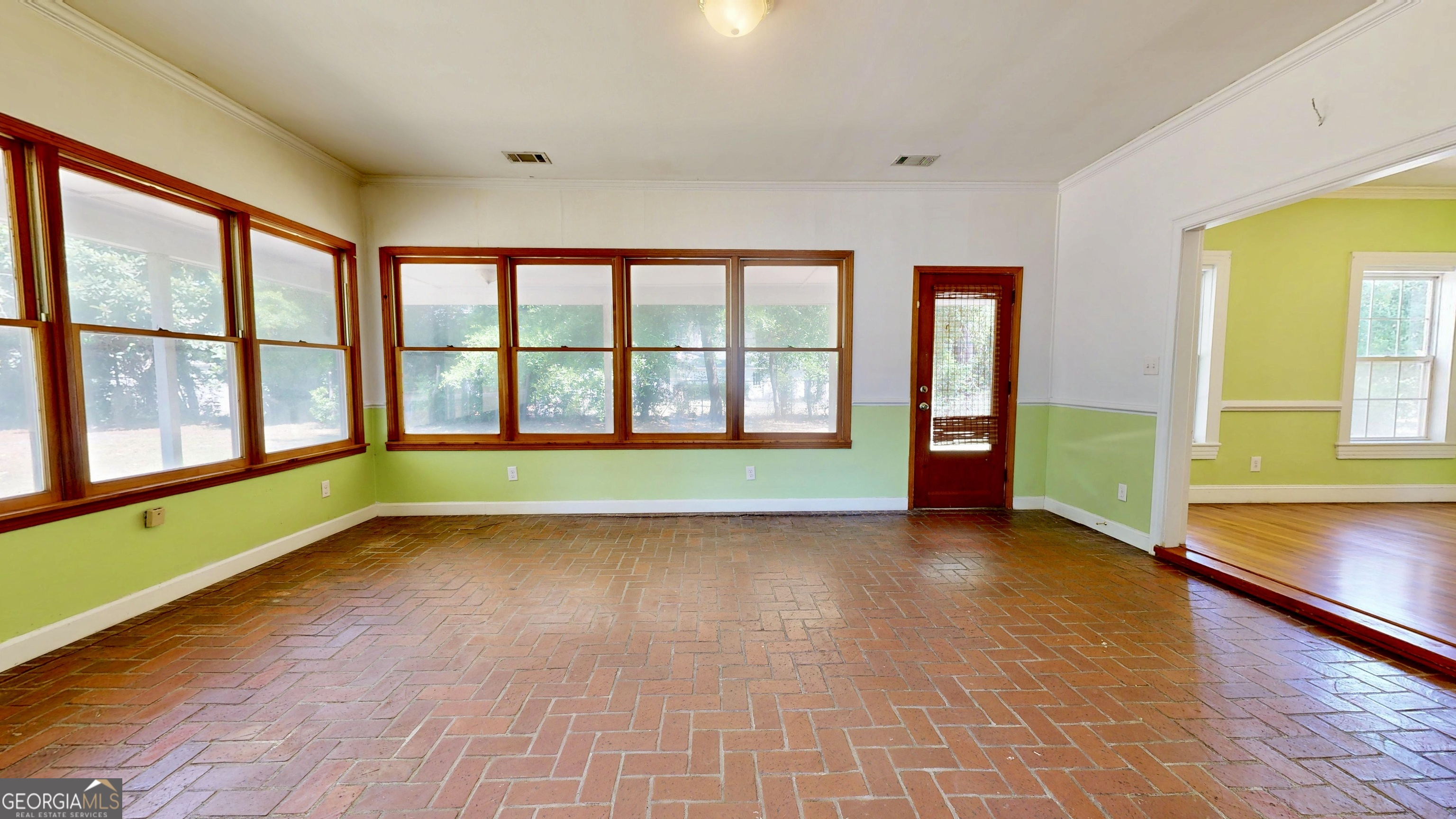 1005 Seminole Trail Waycross GA 31501