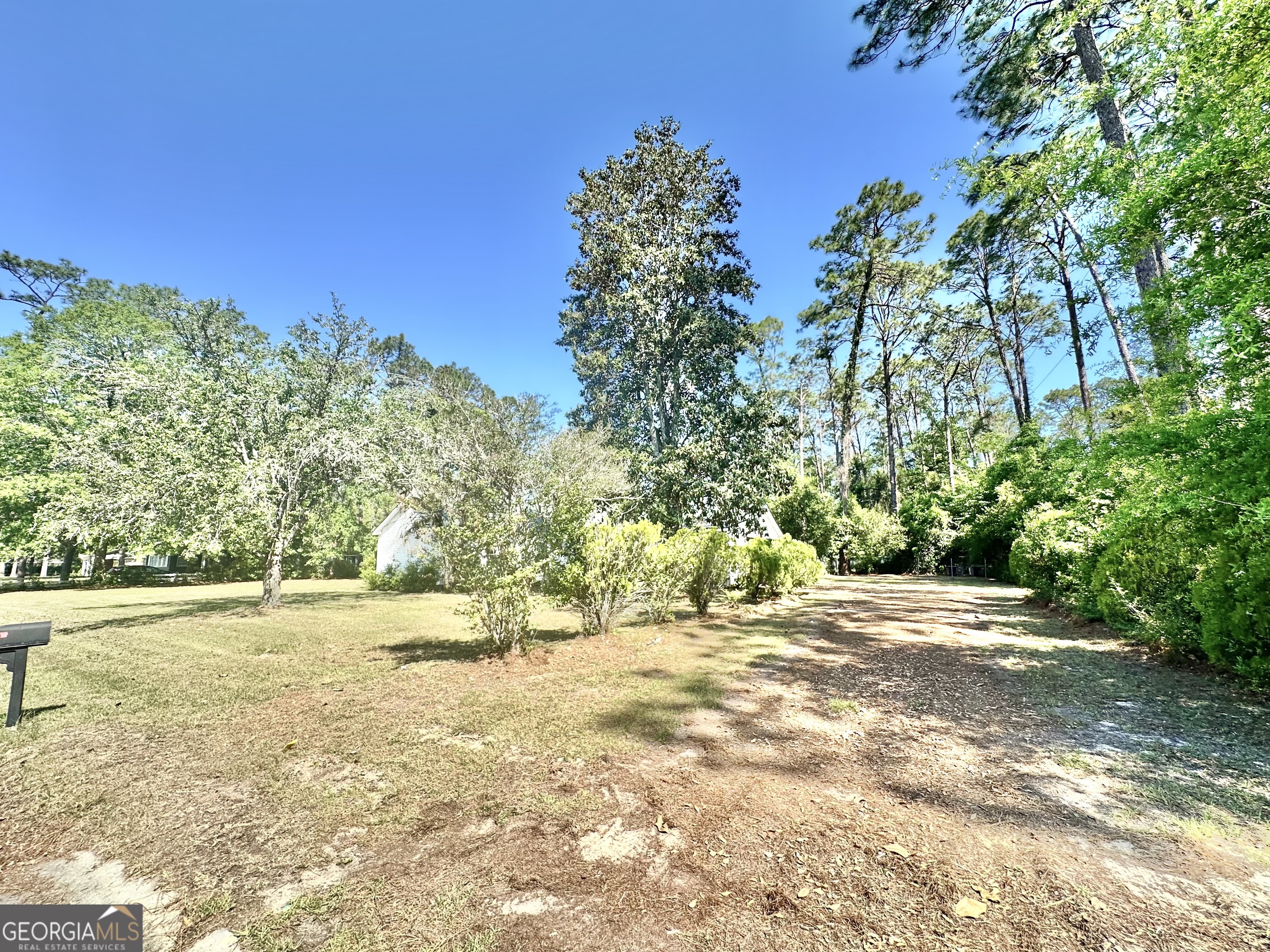 1005 Seminole Trail Waycross GA 31501