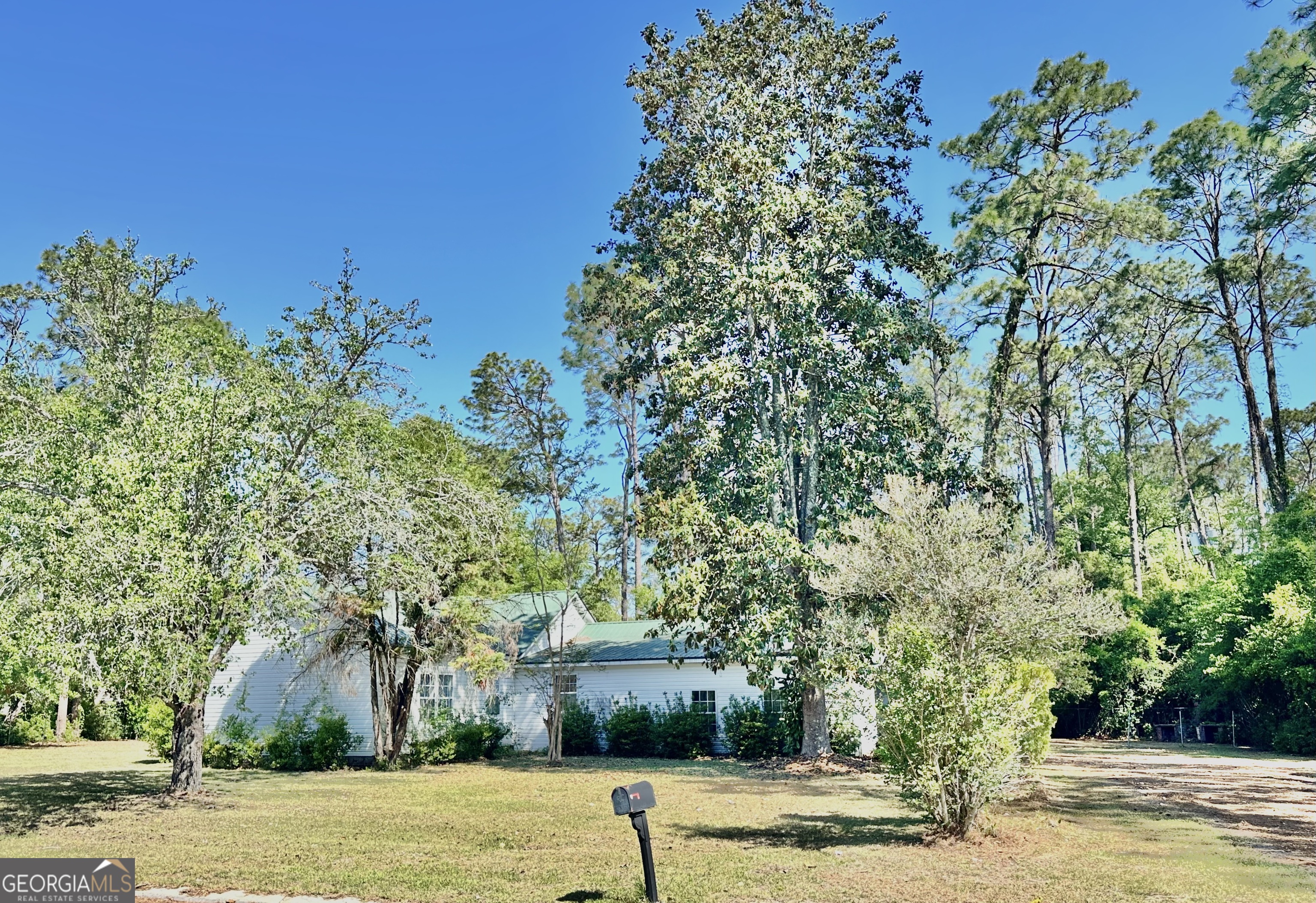 1005 Seminole Trail Waycross GA 31501