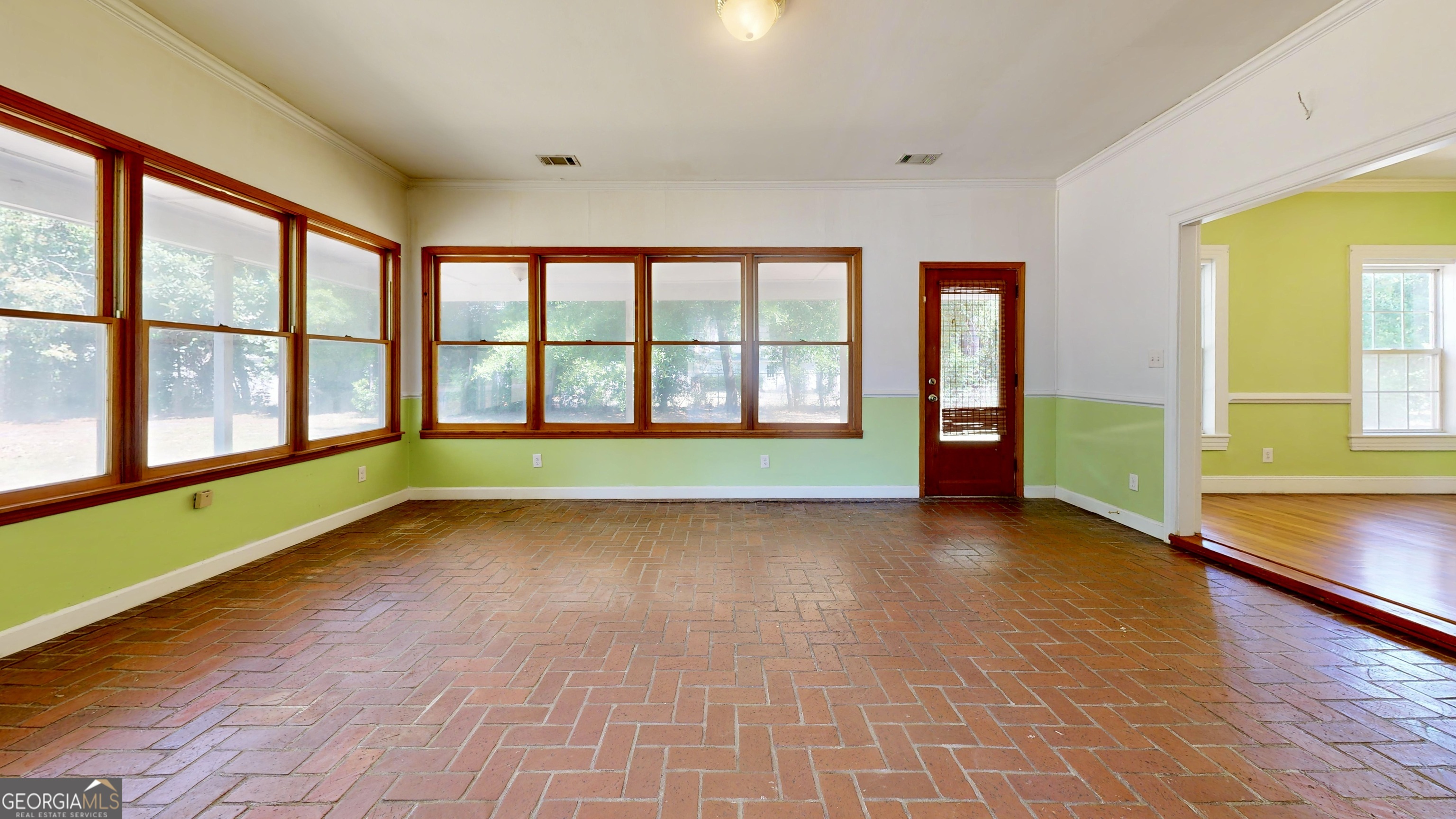 1005 Seminole Trail Waycross GA 31501