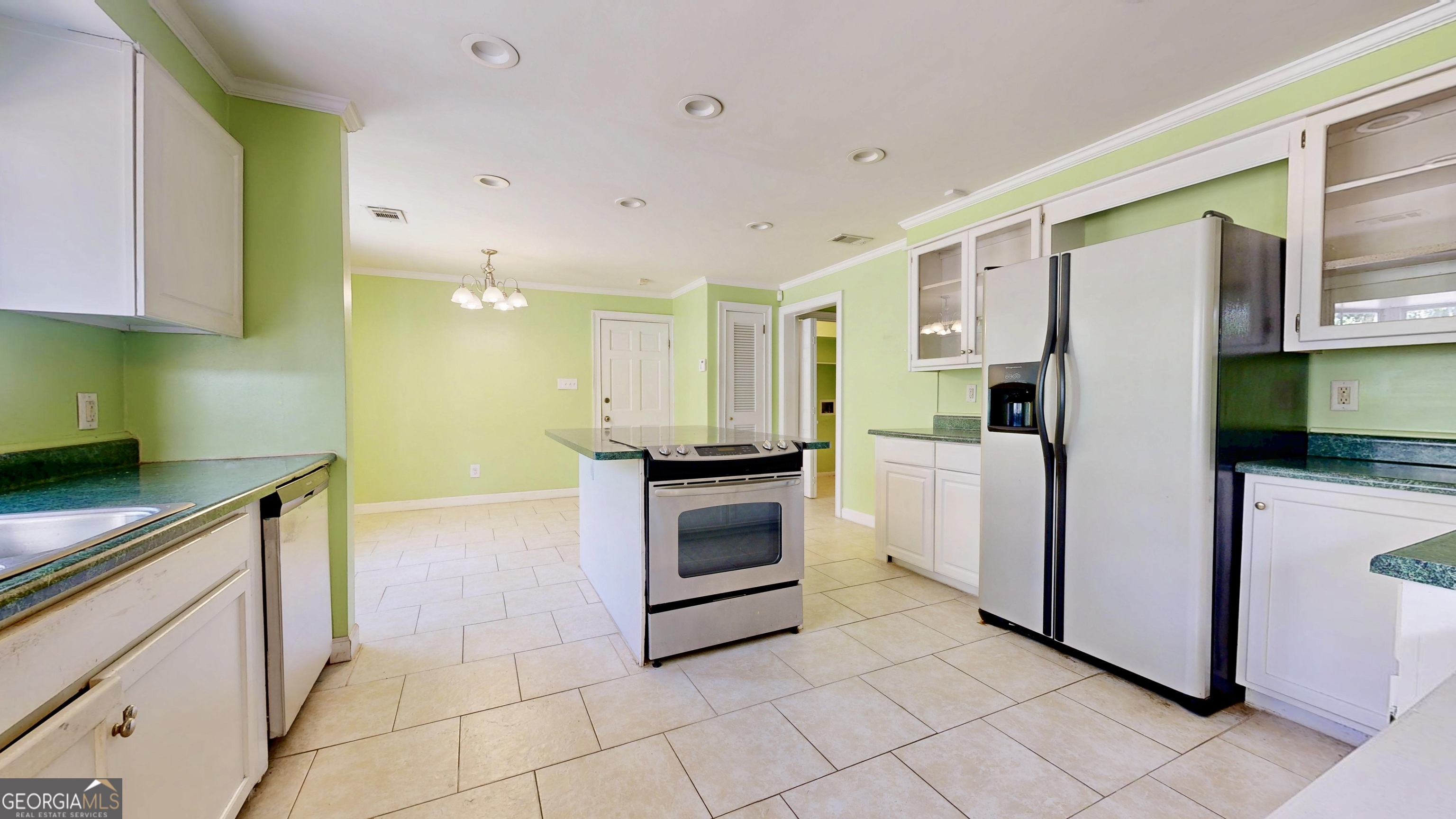 1005 Seminole Trail Waycross GA 31501