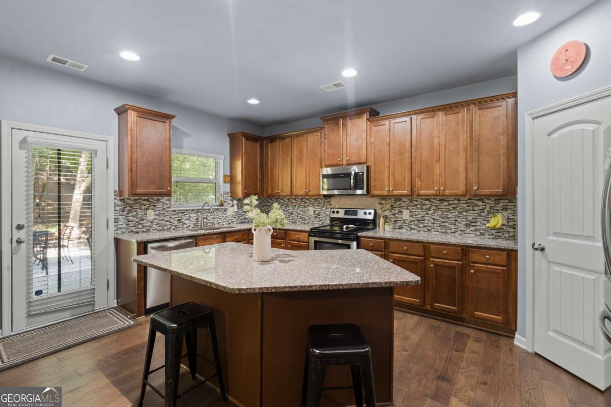 1013 Water Oak Trace Acworth GA 30102
