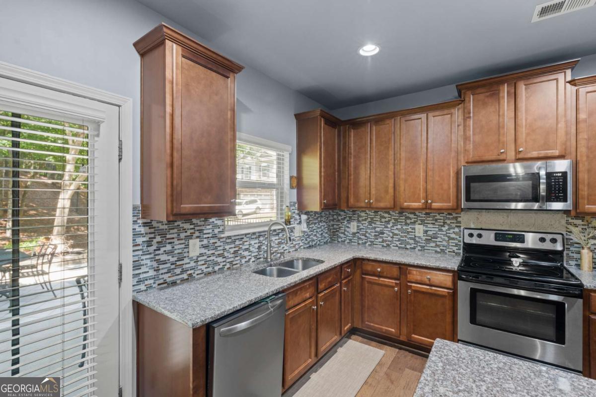 1013 Water Oak Trace Acworth GA 30102