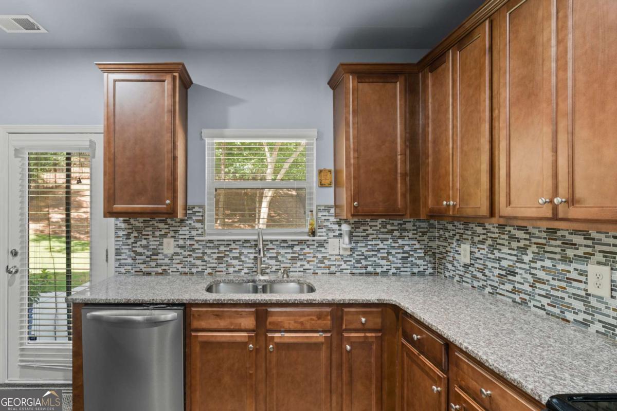 1013 Water Oak Trace Acworth GA 30102