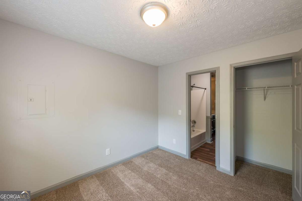 207 Daventry Way Woodstock GA 30188