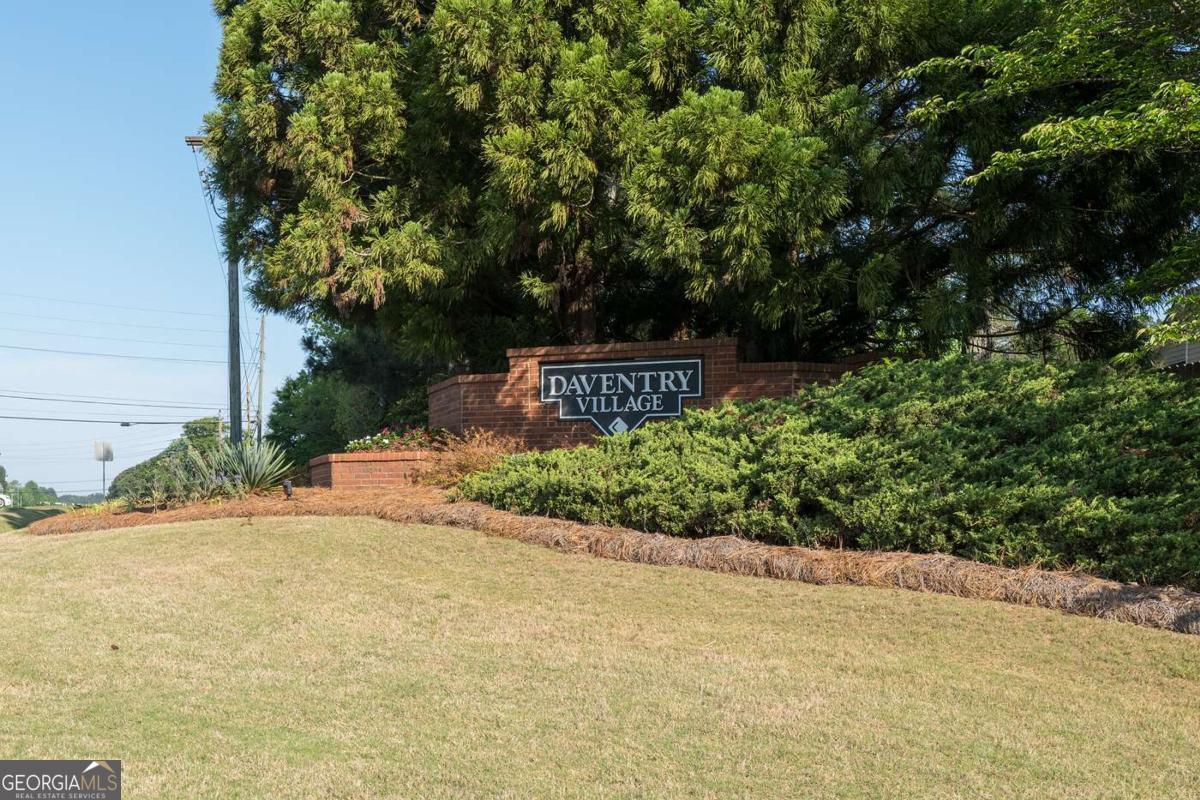 207 Daventry Way Woodstock GA 30188