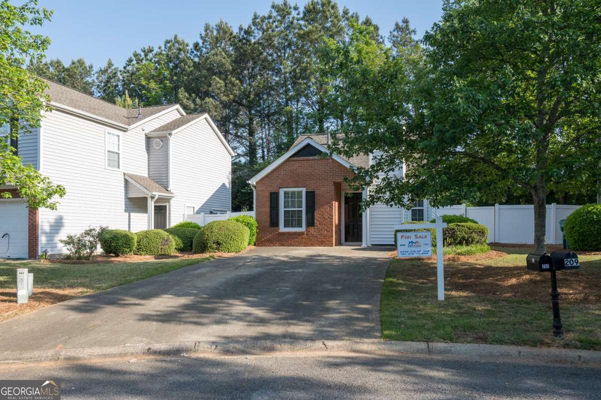 207 Daventry Way Woodstock GA 30188