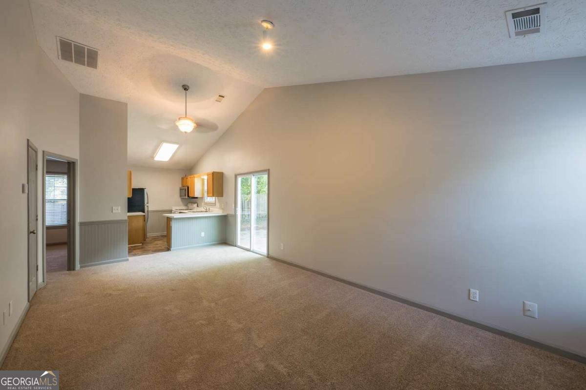207 Daventry Way Woodstock GA 30188