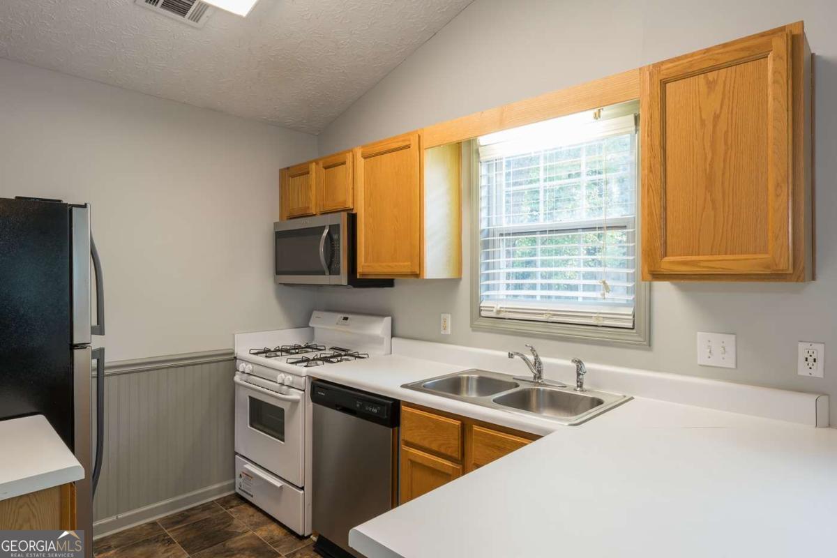 207 Daventry Way Woodstock GA 30188