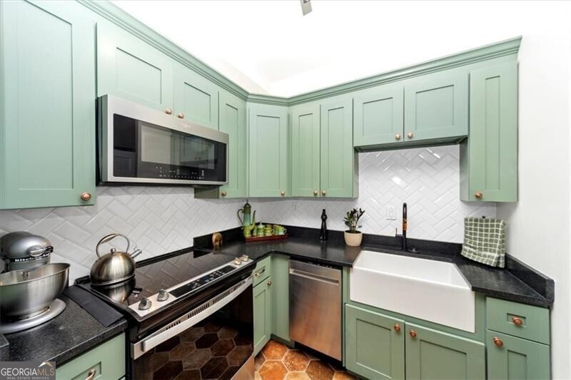 3060 Pharr Court North NW Atlanta GA 30305
