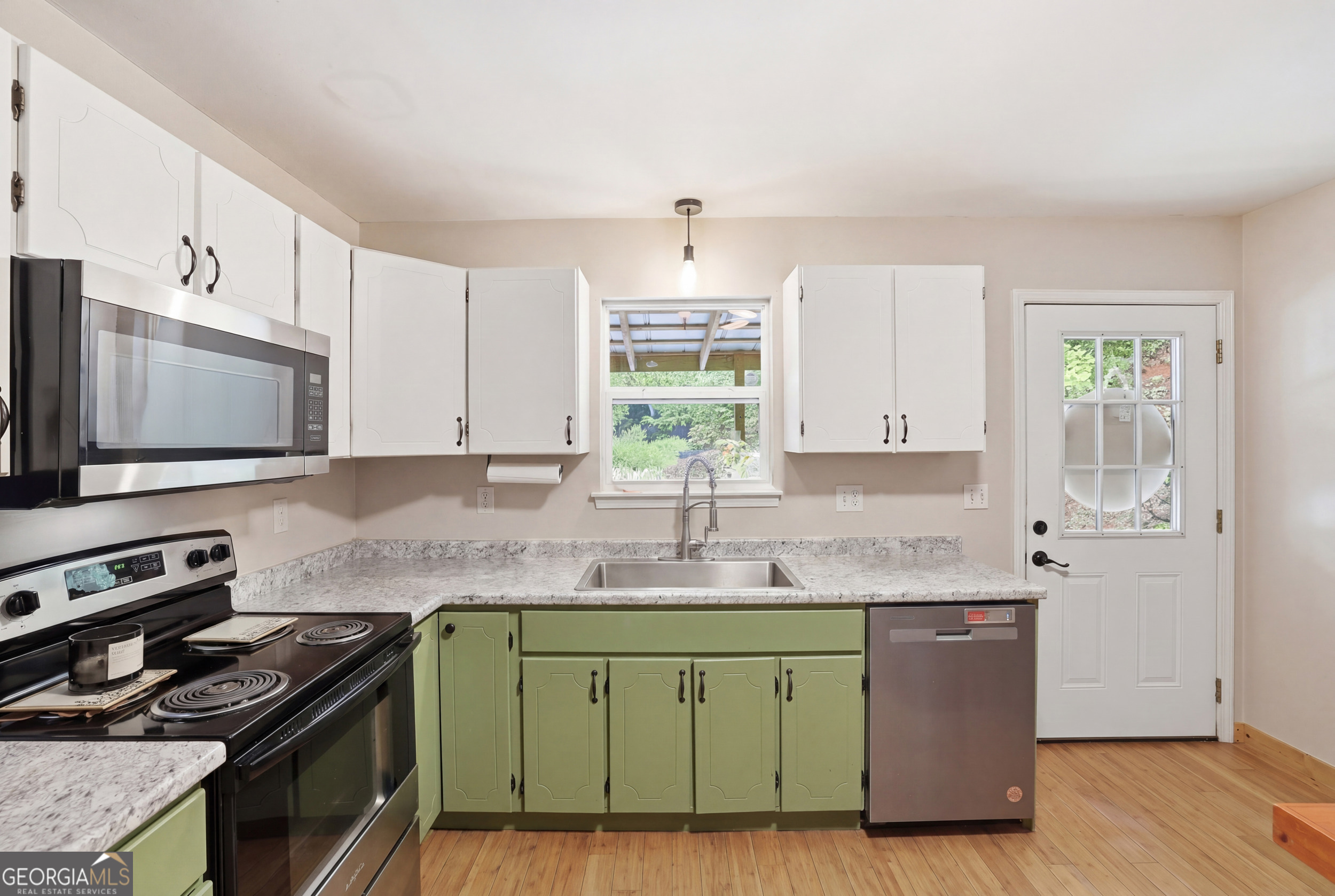 10 Florida Avenue Clayton GA 30525