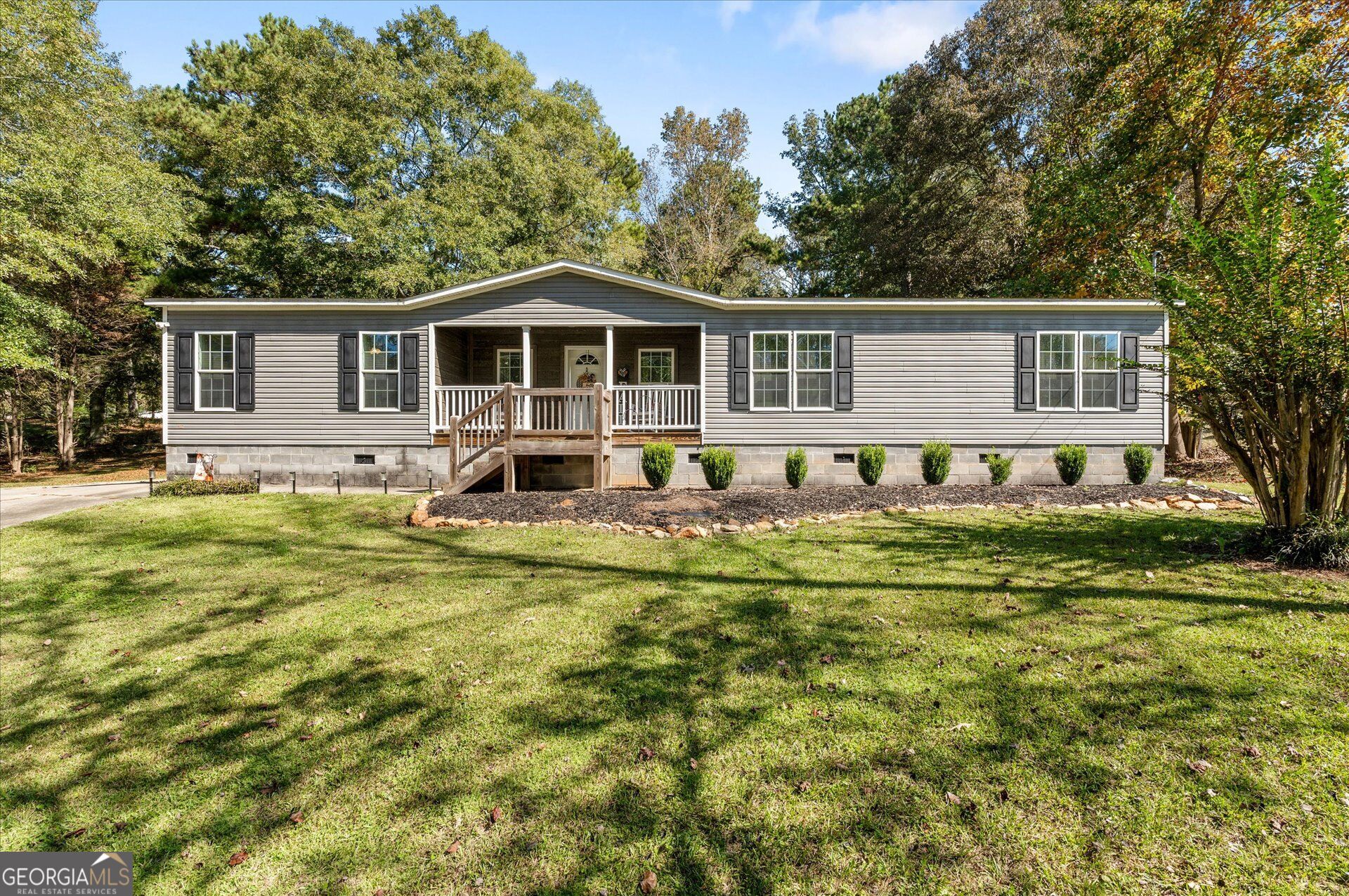 215 Navajo Trail Bowdon GA 30108