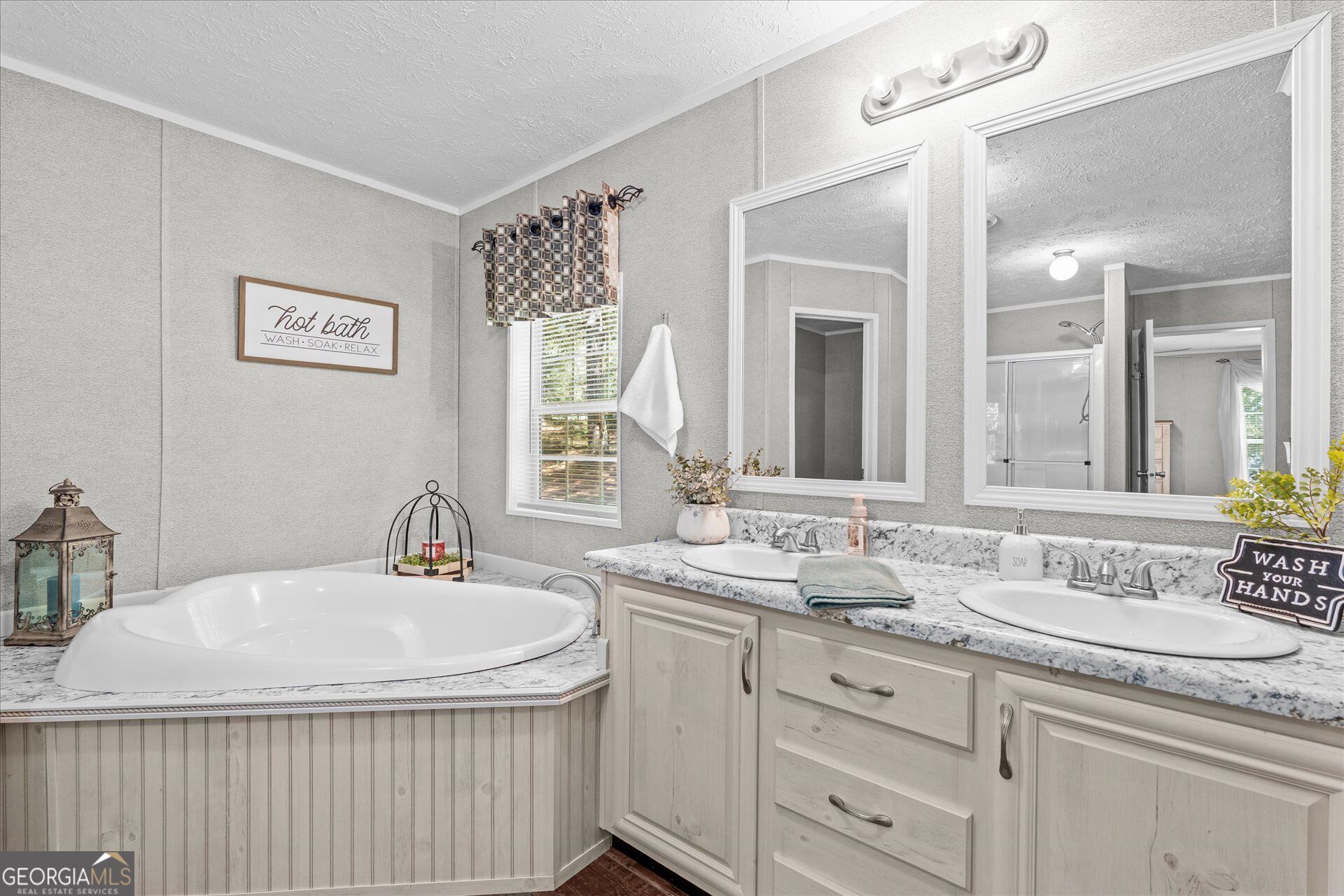 215 Navajo Trail Bowdon GA 30108