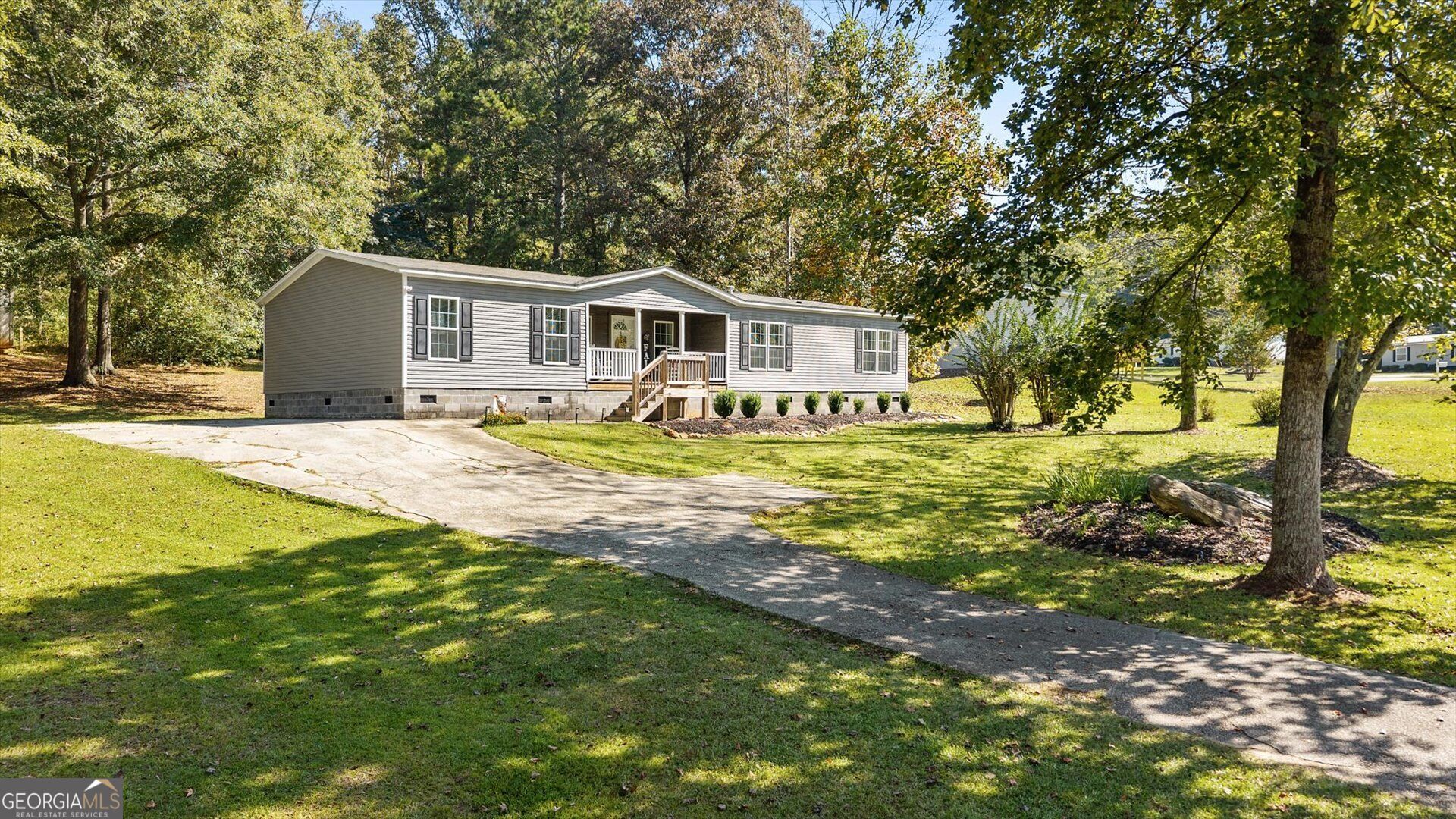 215 Navajo Trail Bowdon GA 30108
