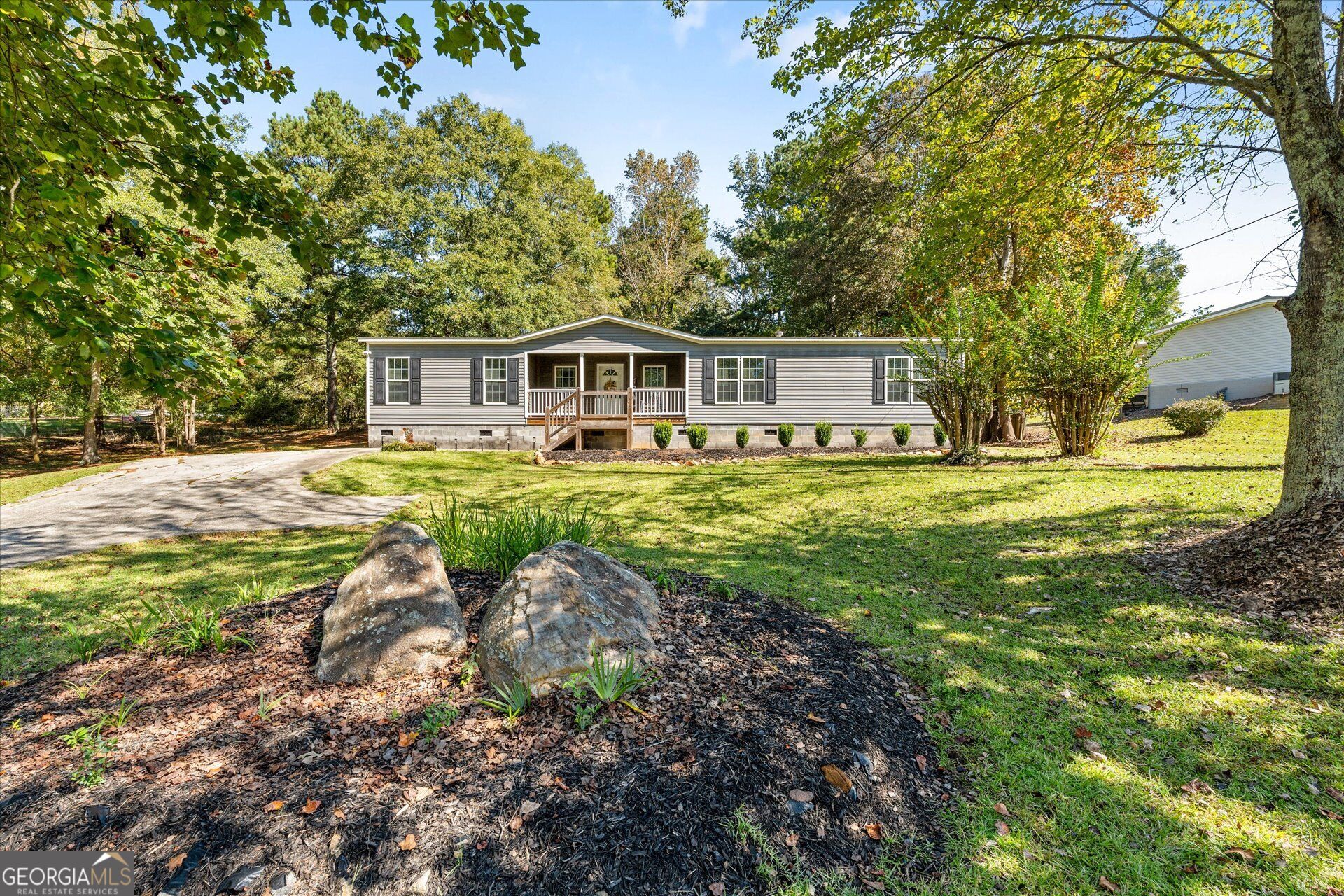 215 Navajo Trail Bowdon GA 30108