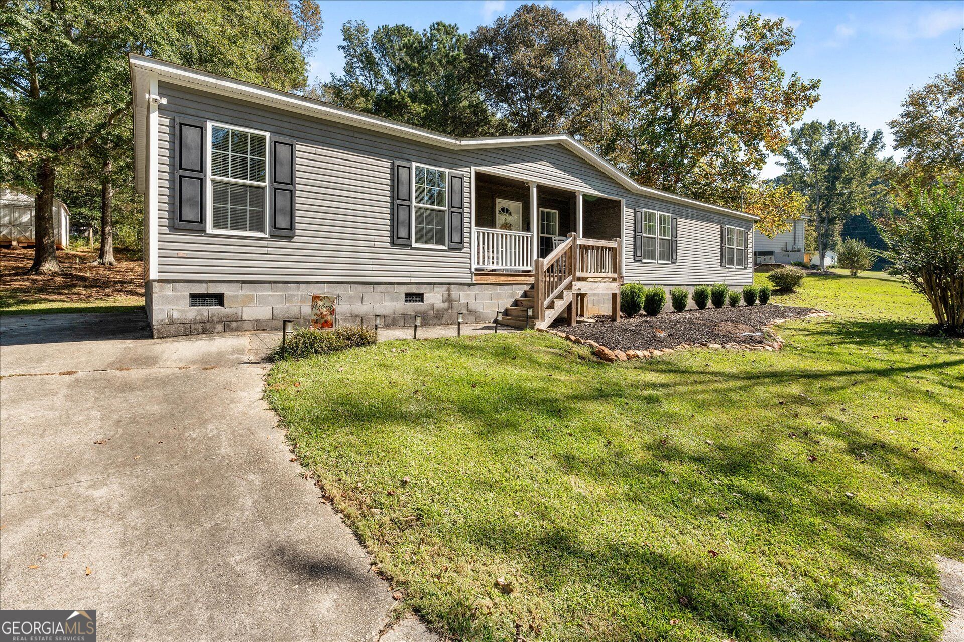 215 Navajo Trail Bowdon GA 30108