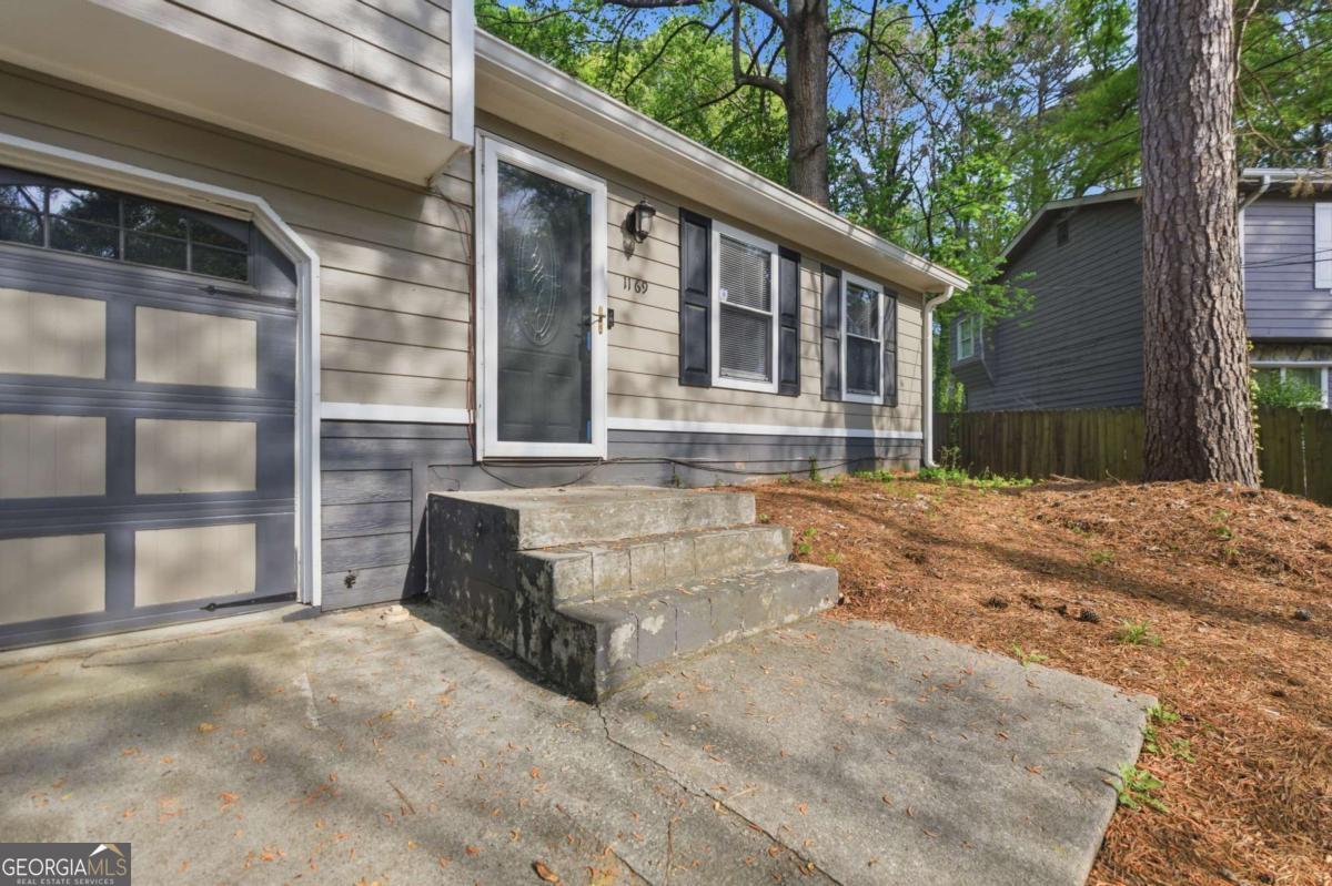 1169 Dustin Court Stone Mountain GA 30088