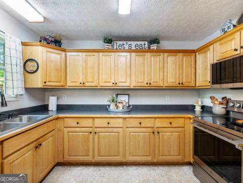 50 Kensington Drive Cleveland GA 30528