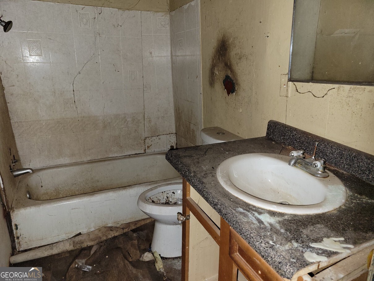 516 Warren Avenue Scottdale GA 30079
