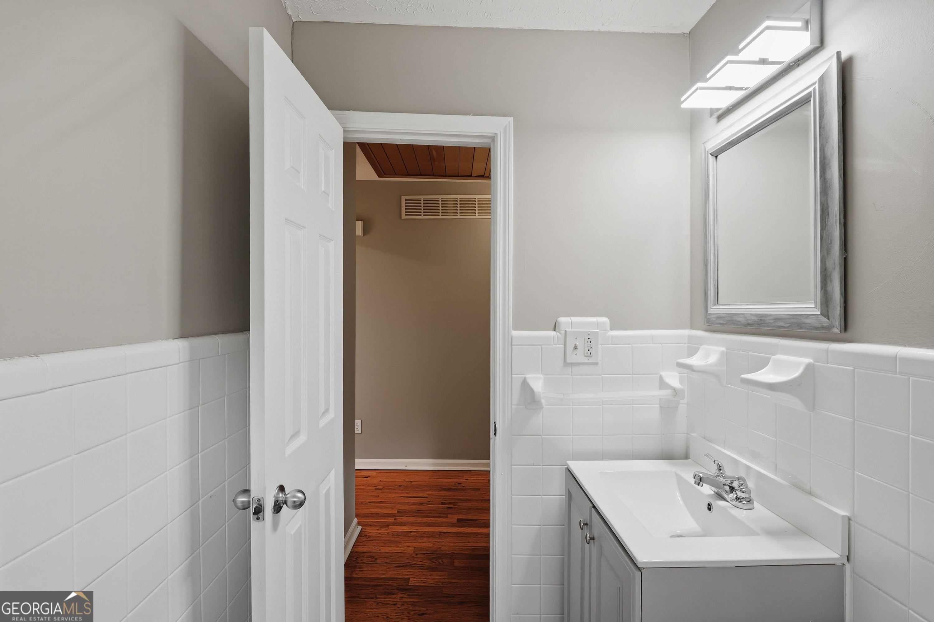 639 Cedrick Lane Stone Mountain GA 30087
