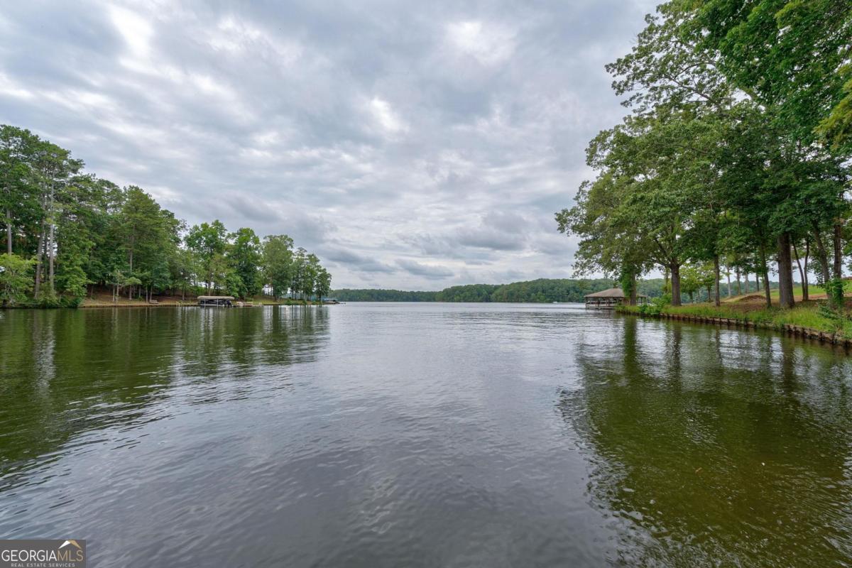 1101 Sunset Bluff Greensboro GA 30642