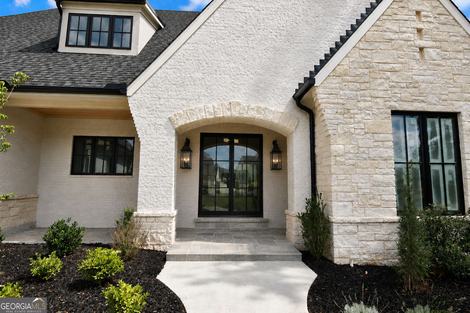 5071 Kings Close Alpharetta GA 30004