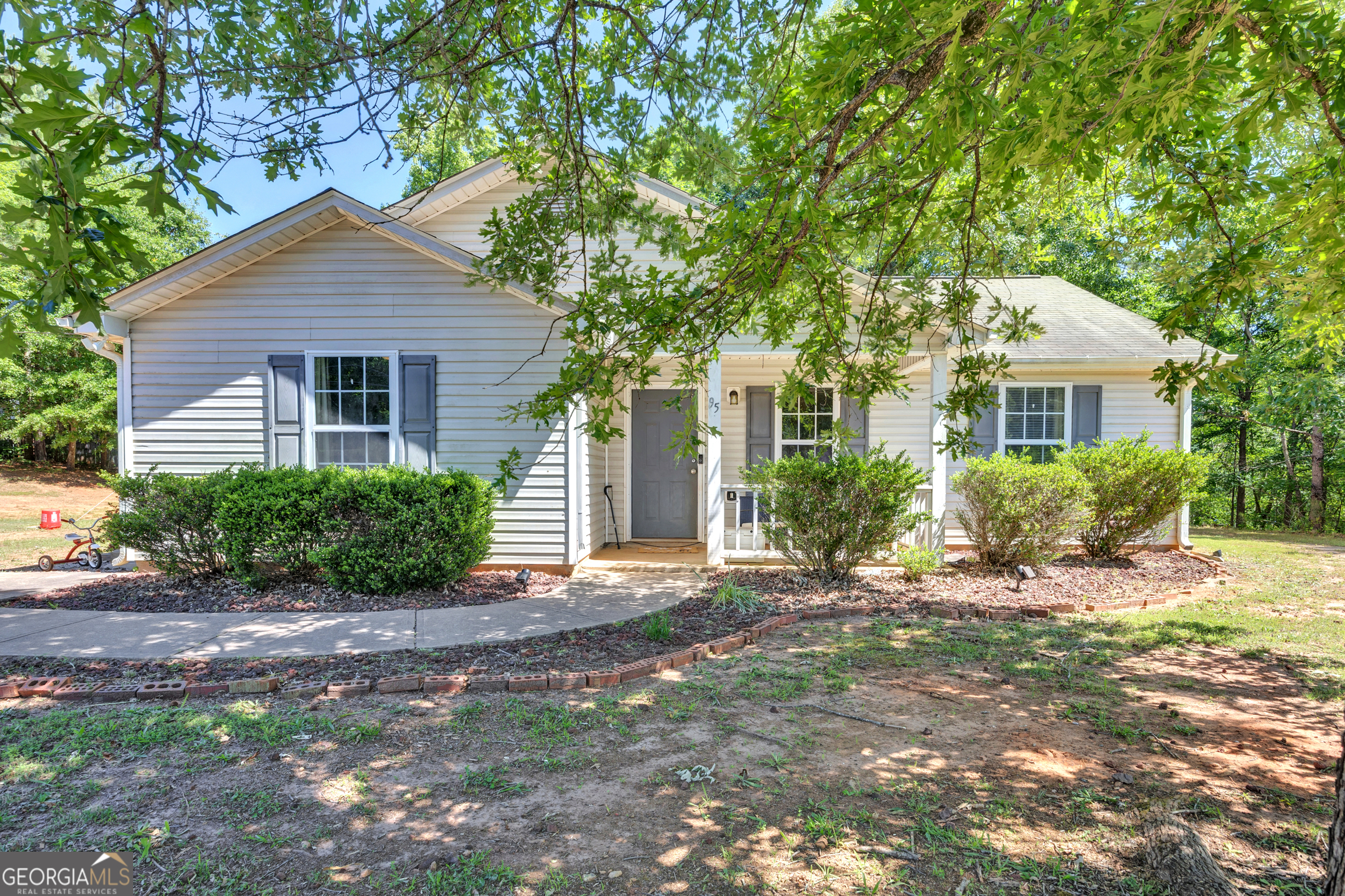 95 Hunters Trace Covington GA 30014